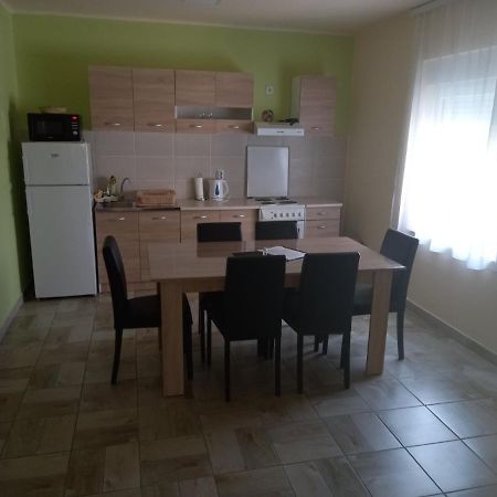 Апартаменти Apartman Fiva Pacir Екстер'єр фото