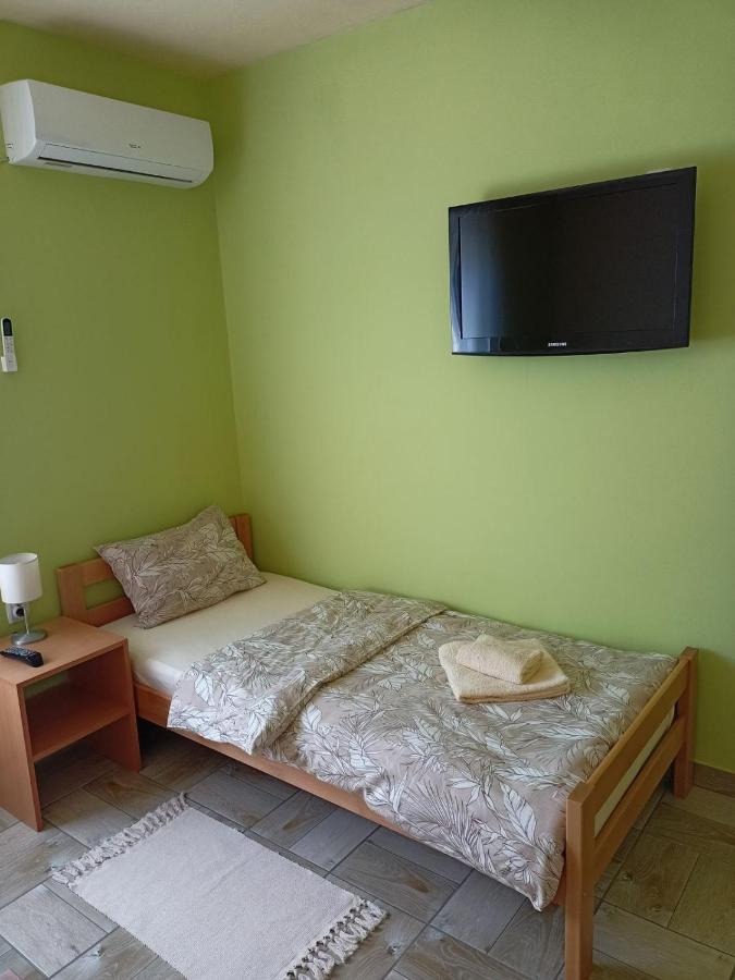 Апартаменти Apartman Fiva Pacir Екстер'єр фото