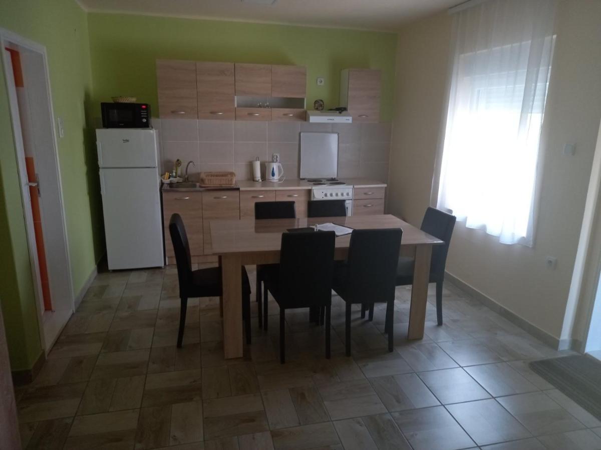 Апартаменти Apartman Fiva Pacir Екстер'єр фото